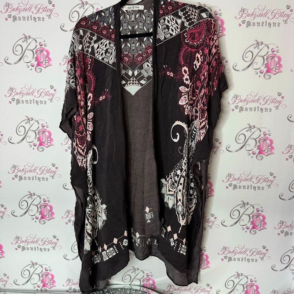 Yak & yeti cardigan open flowy Bohemian brown Black and Pink Kimono paisley